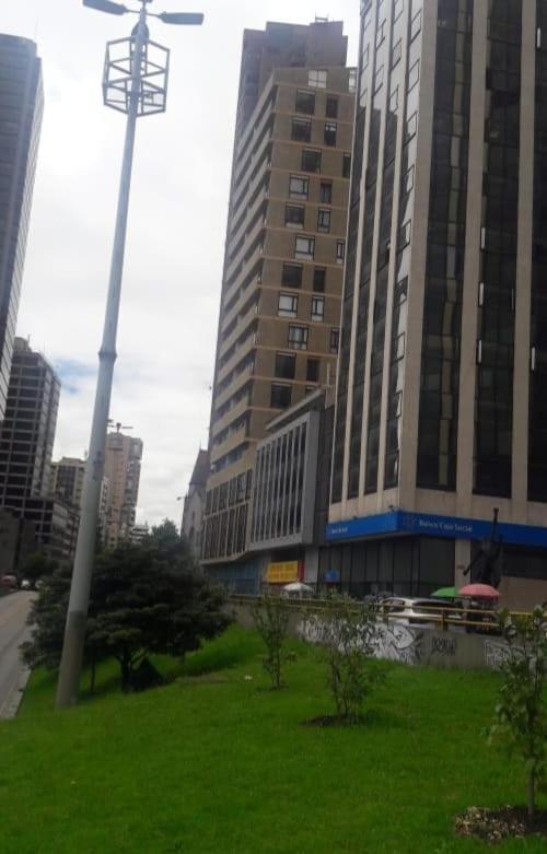 Toscano S Aparta Estudio Hospedaje Amoblado Torre 2 Equilibrium Bogotá Extérieur photo